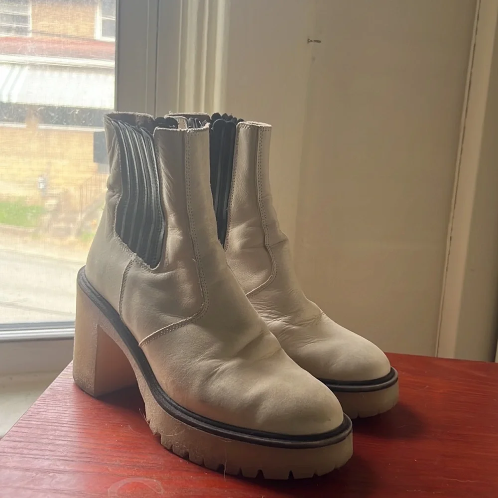 Cream Chelsea Boot - Picture 4 of 4